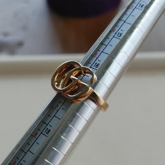Gucci "GG" 18k gold ring size 6.5 - Picture 8 of 11
